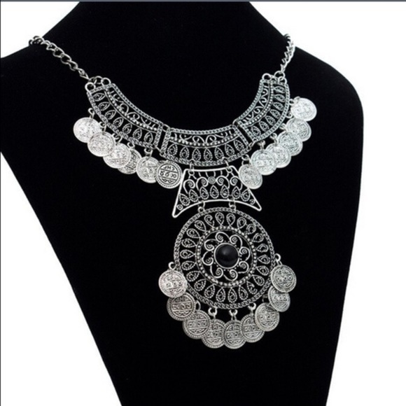 New With Tags Boho Chic Coin Statement Necklace - Picture 2 of 2